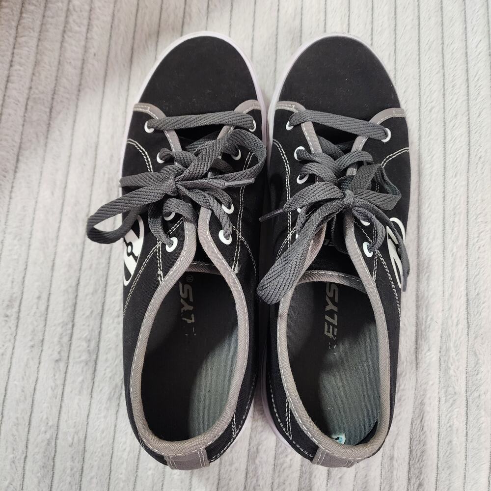 Black and White Heelys Mens size 10 Excellent condition SH1